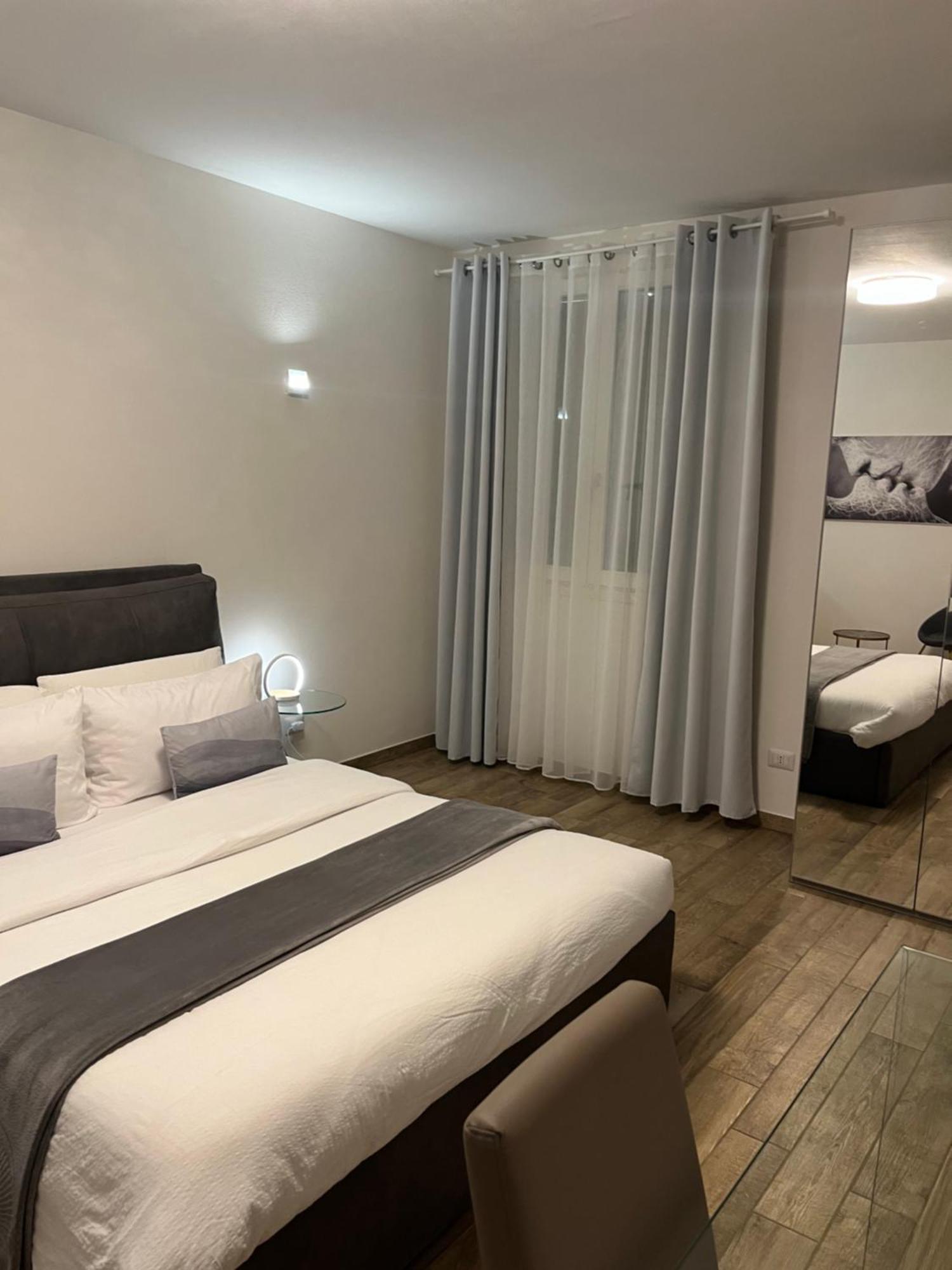 Hotel Ivy Park Medolla Esterno foto