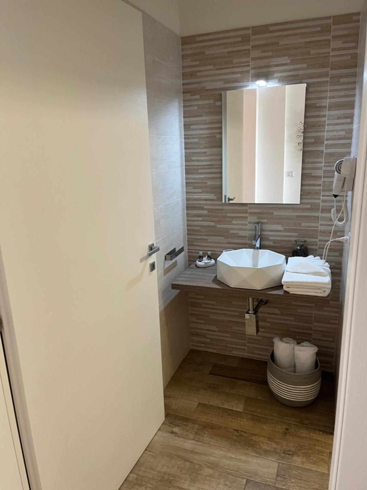 Hotel Ivy Park Medolla Esterno foto
