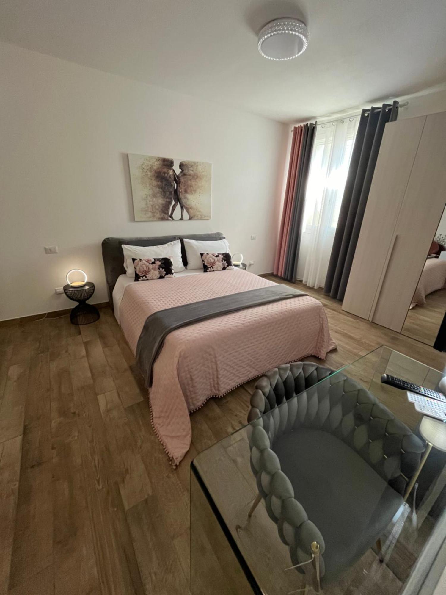Hotel Ivy Park Medolla Esterno foto